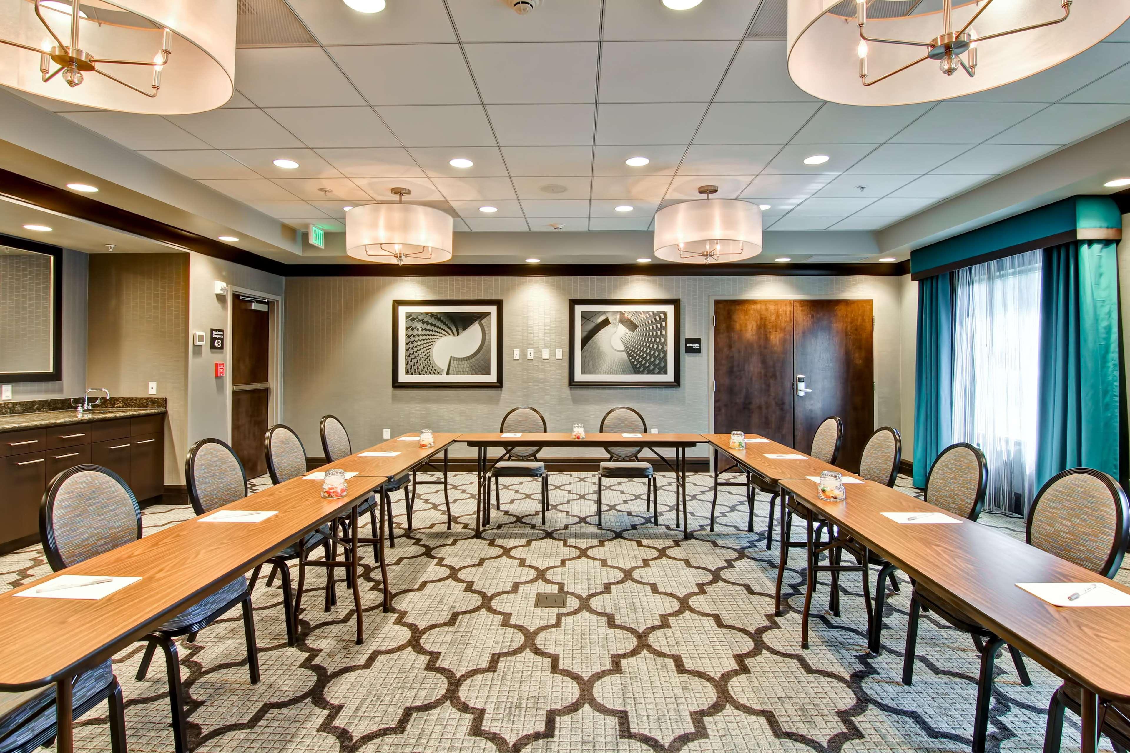 Hampton Inn & Suites Bellevue Downtown/Seattle Buitenkant foto