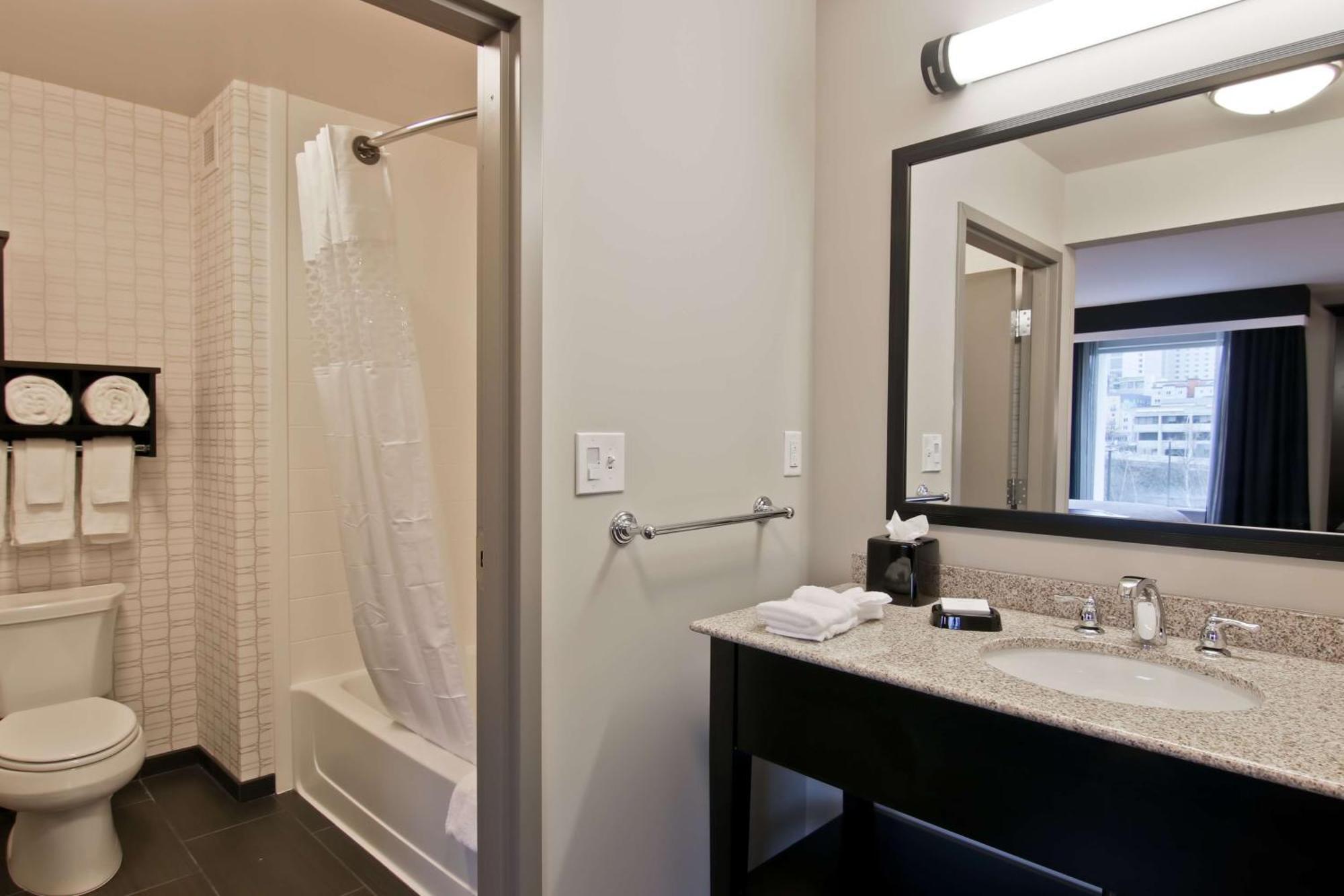 Hampton Inn & Suites Bellevue Downtown/Seattle Buitenkant foto