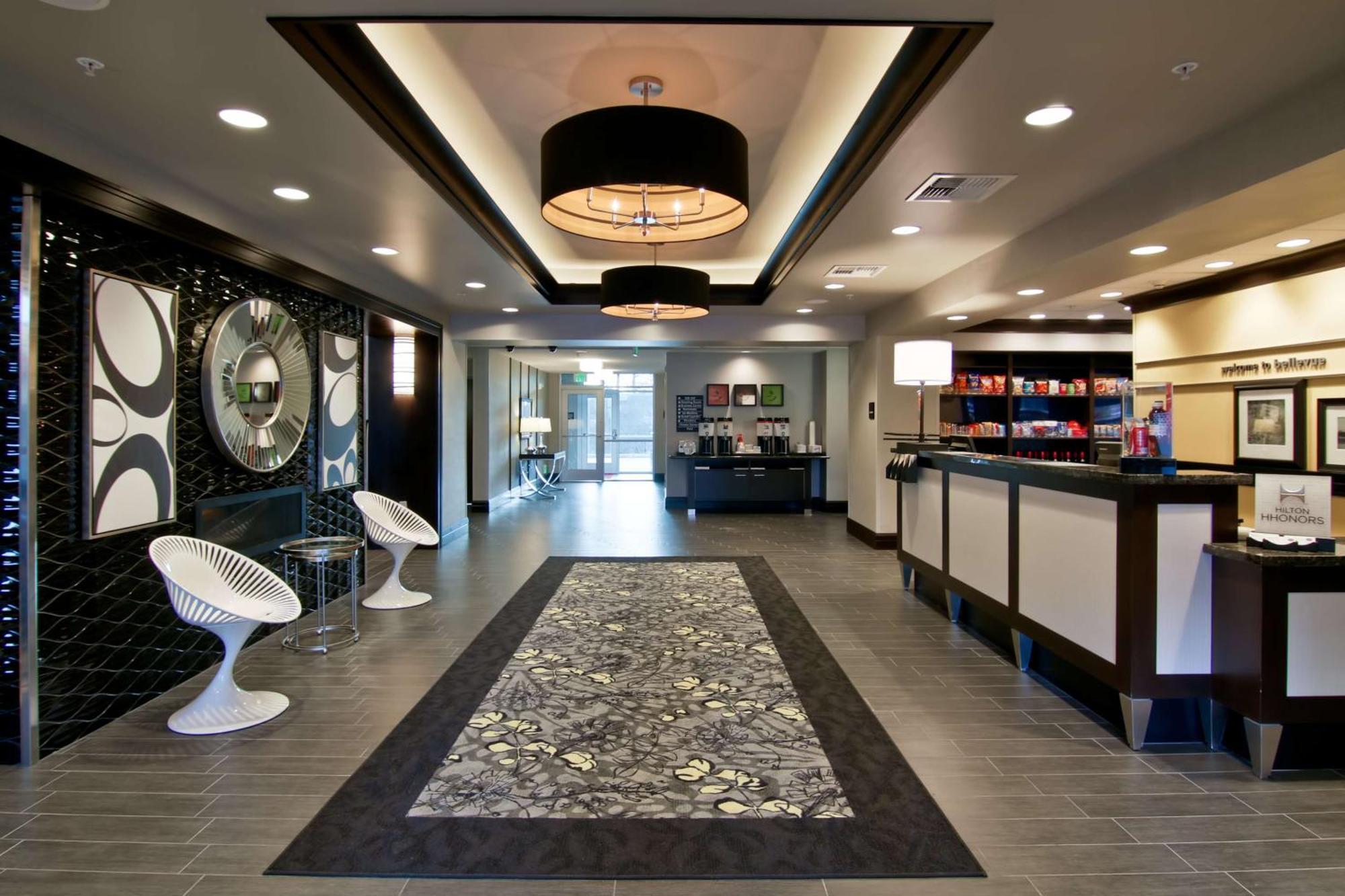 Hampton Inn & Suites Bellevue Downtown/Seattle Buitenkant foto